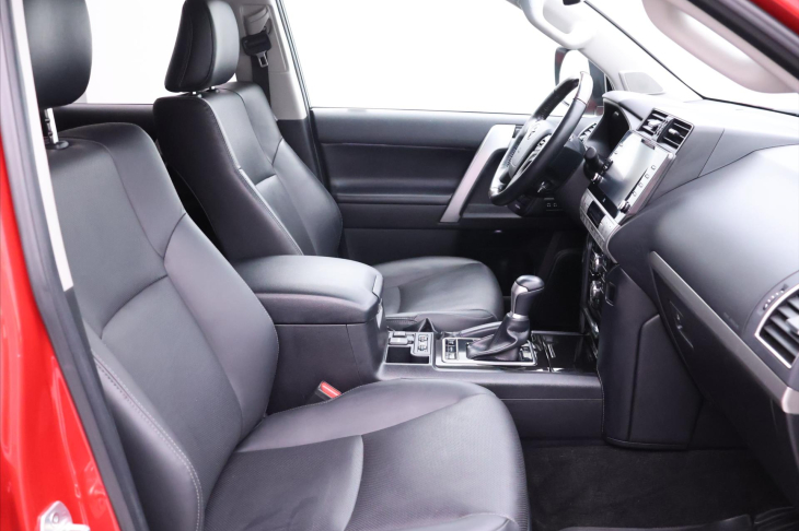 Toyota Land Cruiser 2,8 D-4D 150kW Aut. 4x4 CZ