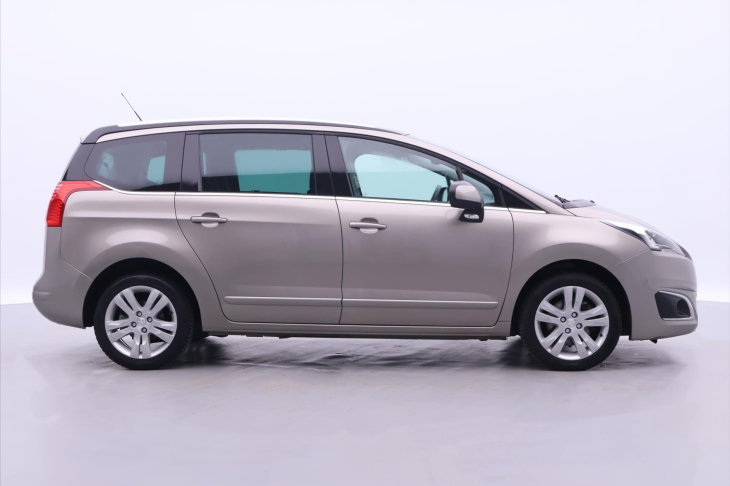 Peugeot 5008 1,6 BlueHDi 88kW Allure CZ
