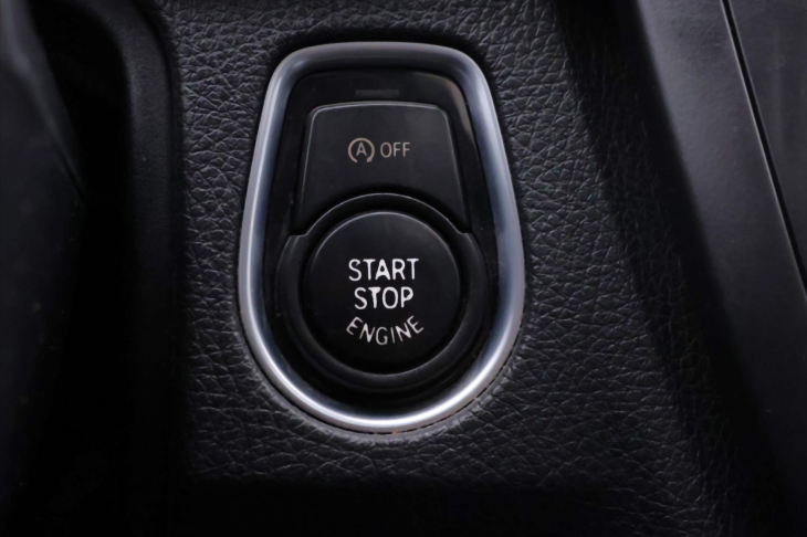 BMW Řada 3 2,0 320d 120kW Aut. Xenon Kůže