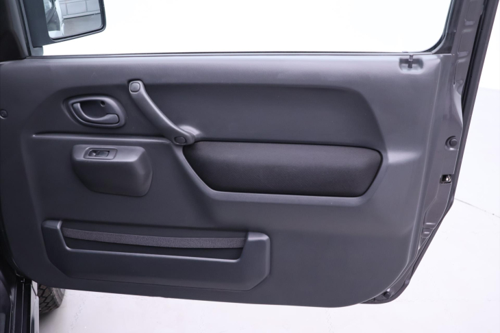 Suzuki Jimny 1,3 JLX 63kW 4x4 Tažné