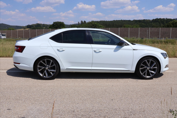 Škoda Superb 1,8 TSI DSG CZ Sportline DCC