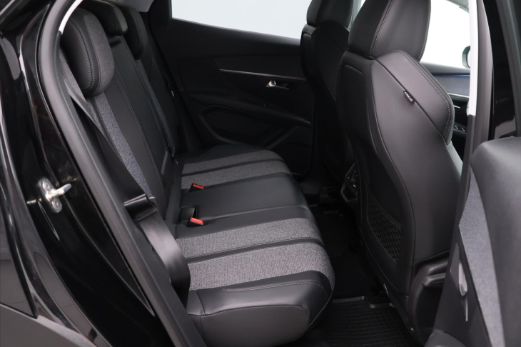 Peugeot 3008 1,2 PT 96kW CZ Allure 1Maj DPH