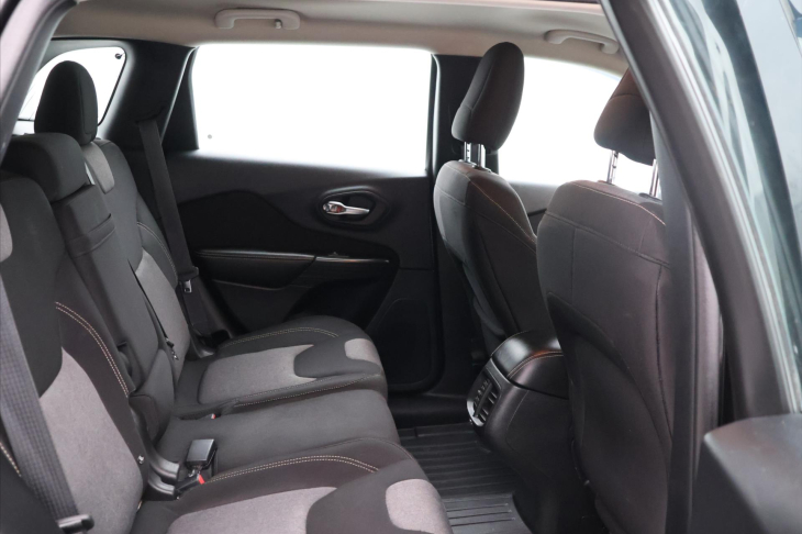 Jeep Cherokee 2,0 CRDI 125kW Aut. 4x4