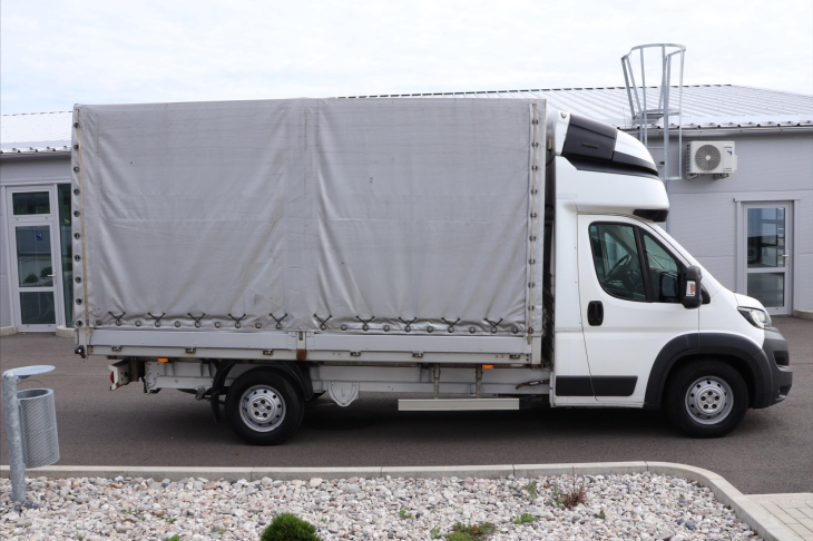 Peugeot Boxer 2,0 BlueHDI 120kW Spaní CZ DPH