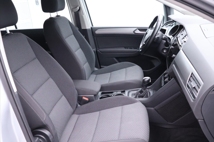 Volkswagen Touran 2,0 TDI 110kW DSG 1.Maj DPH
