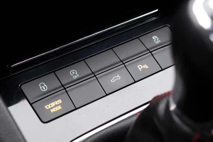 Škoda Octavia 2,0 TSI RS 169kW Xenon Kůže