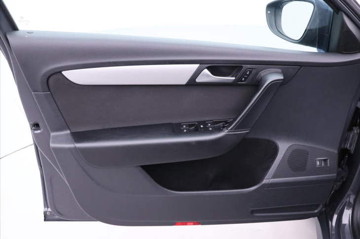 Volkswagen Passat 2,0 TDI 103kW Navi Serv.Kniha