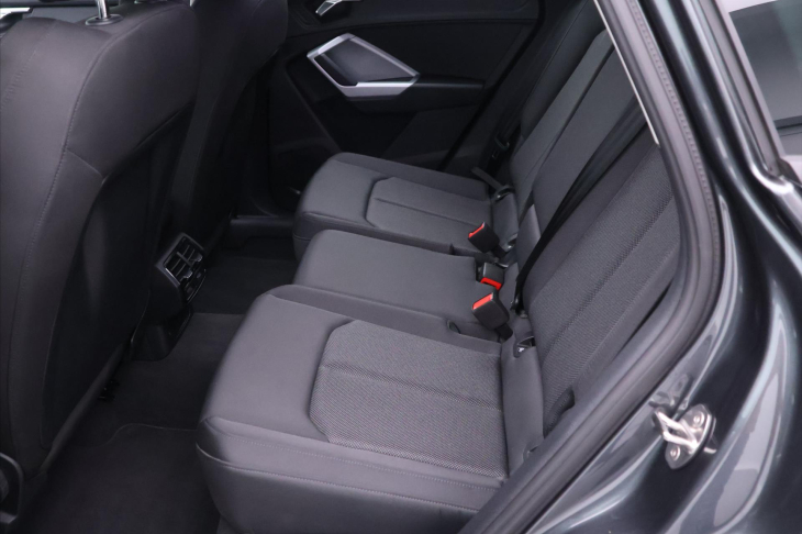 Audi Q3 1,5 35 TFSI S tronic S line CZ DPH