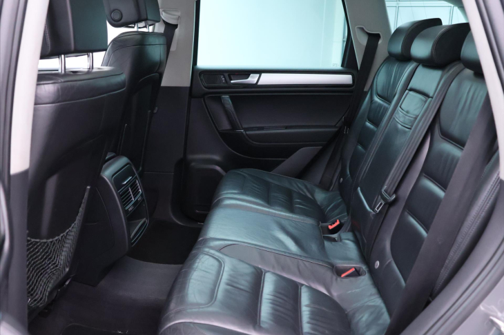 Volkswagen Touareg 3,0 TDI 176kW 4M Kůže Tažné