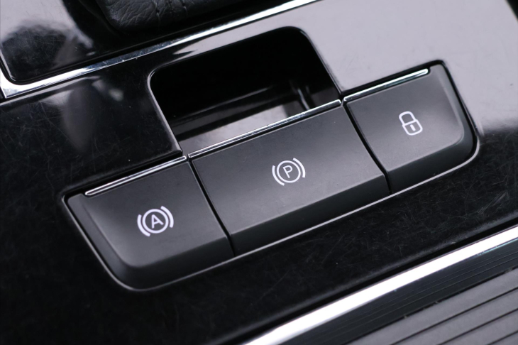 Škoda Superb 2.0 TDI DSG 140kW L&K 4x4 CZ