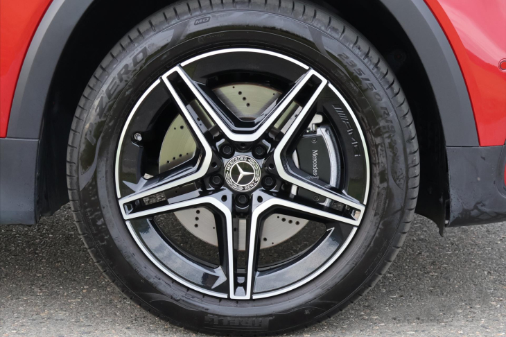 Mercedes-Benz GLB 2,0 220 4Matic AMG Premium