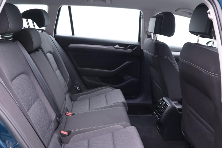 Volkswagen Passat 1,5 TSI 110kW DSG Business DPH