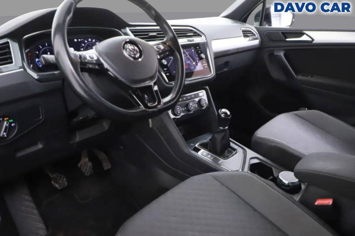 Volkswagen Tiguan 1,5 TSI R-line virtual DPH LED