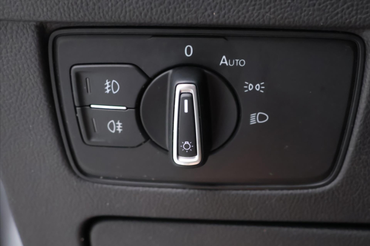 Volkswagen Passat 2,0 TDI 110kW Elegance DSG DPH