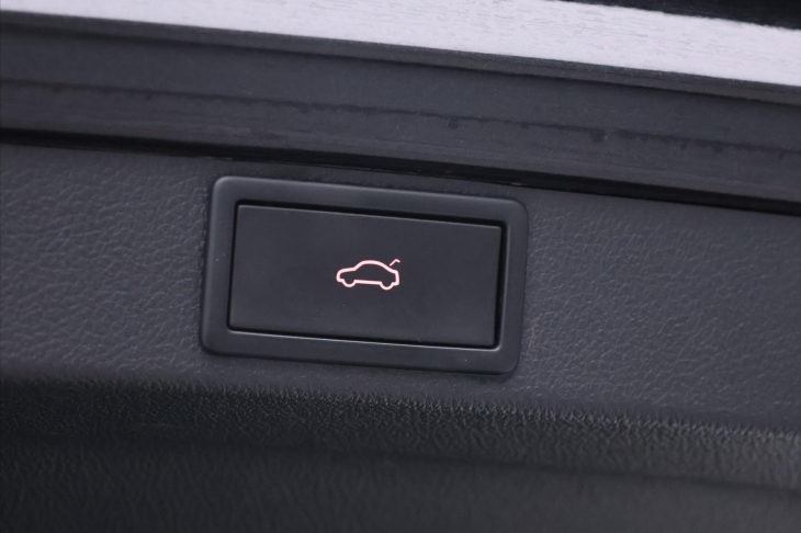 Škoda Octavia 2,0 TDI DSG Navi LED ACC DPH