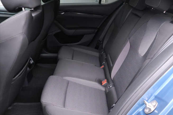 Škoda Octavia 2,0 TDI 110kW DSG Ambition CZ DPH