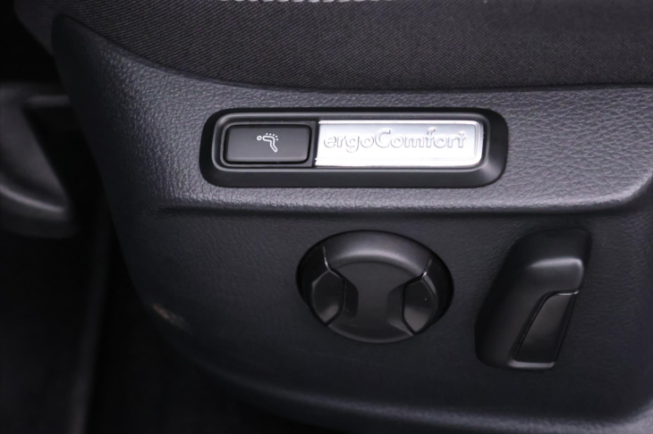 Volkswagen Passat 2,0 TDI 140KW DSG Bussiness