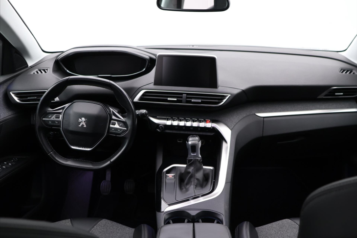 Peugeot 5008 1,2 PT 96kW Allure PANO 7-míst