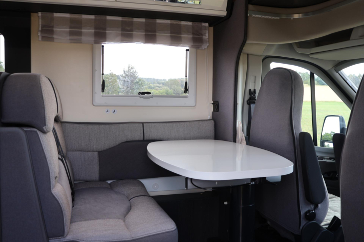 CI Caravans International Ostatní 2.0 CI Magis Plus 84 CZ DPH obytný automobil