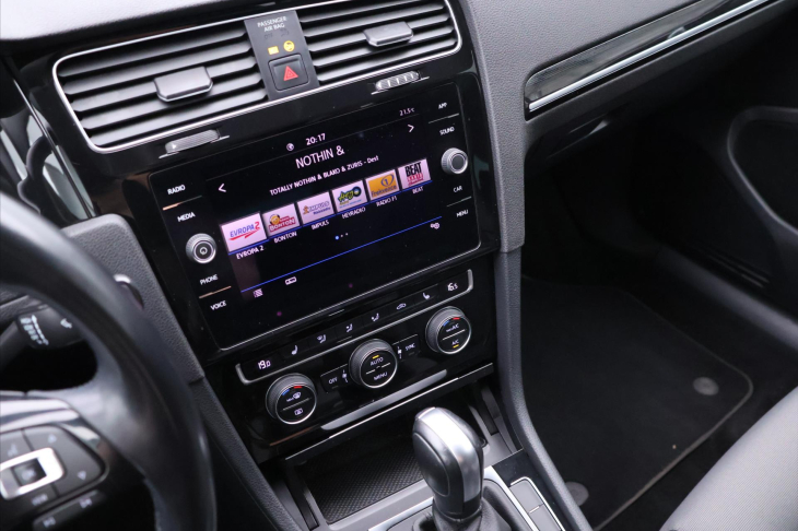 Volkswagen Golf 2,0 TDI 110kW Tažné Serv.kniha