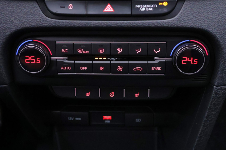 Kia Ceed 1,0 T-GDI 74kW Exclusive CZ