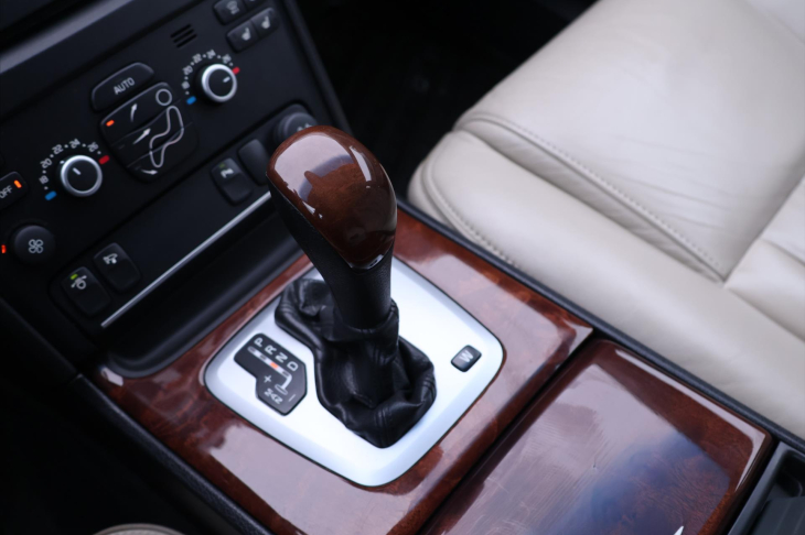 Volvo XC90 2,4 D5 147kW AWD Summum 7-Míst