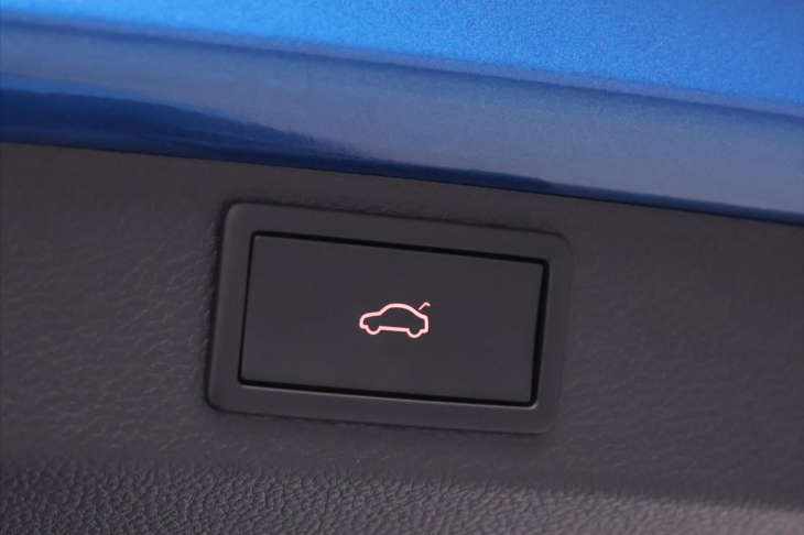 Škoda Karoq 2,0 TDI 4x4 DSG Sportline CZ