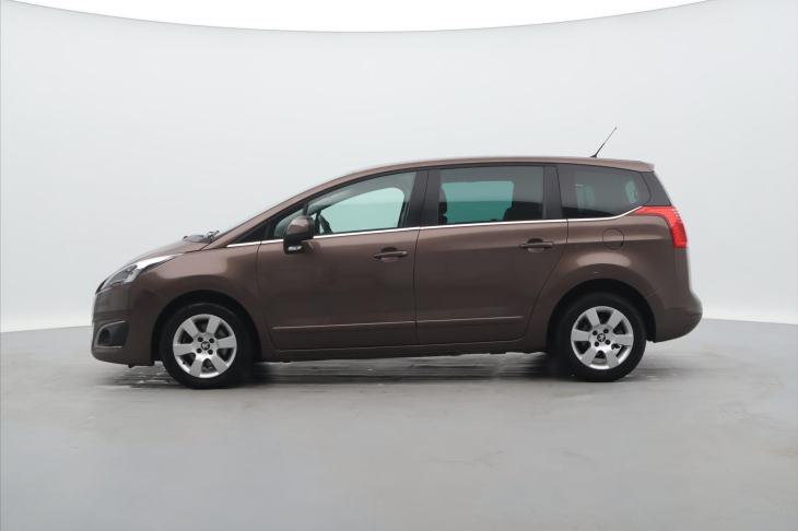 Peugeot 5008 1,6 HDI 88kW Allure 7-Míst DPH