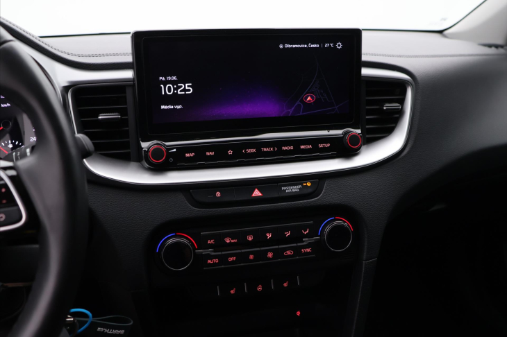 Kia Ceed 1,5 T-GDI 117kW TOP DPH CZ 1.Maj