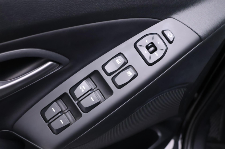 Hyundai ix35 2,0 CRDI 100kW Trikolor 4x4 CZ