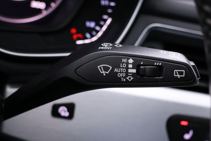 Audi A4 3,0 TDI 160kW Aut. S-Line Navi