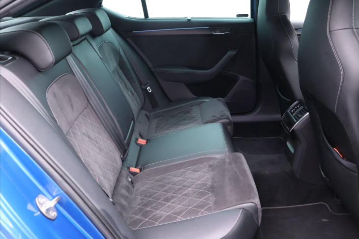 Škoda Superb 2,0 TDI DSG Sportline CZ 1.Maj