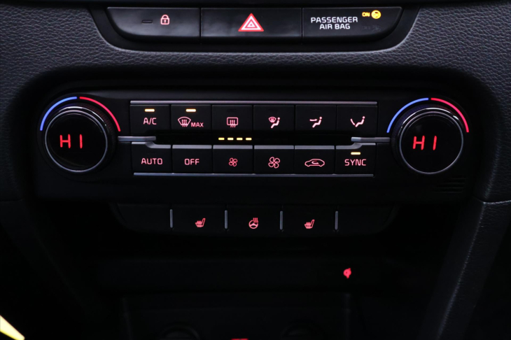 Kia Ceed 1,5 T-GDI 118kW Top Navi DPH