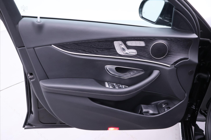 Mercedes-Benz Třídy E 2,0 220D  143kW 4MATIC  AUT