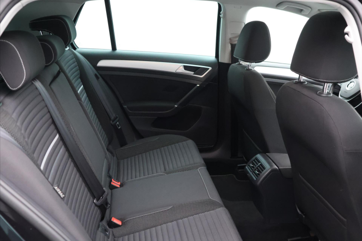 Volkswagen Golf 1,4 TSI 90kW Cup 1.Majitel
