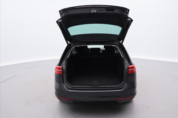 Volkswagen Passat 2,0 TDI 110kW DSG LED 1.Maj