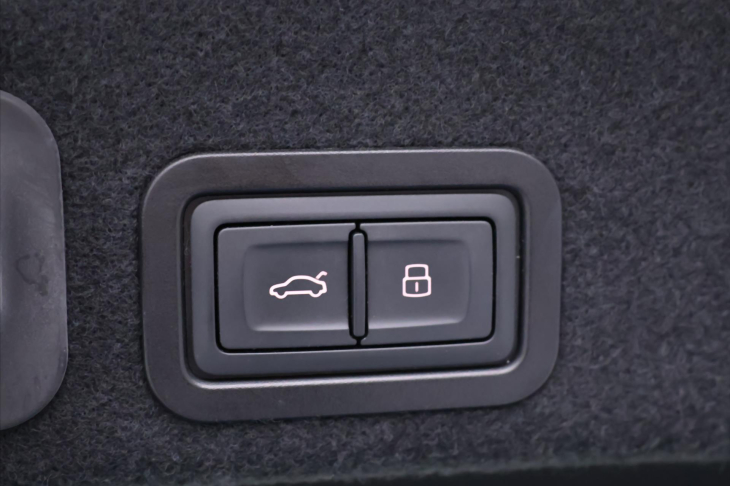 Audi A6 3,0 TDI 235kW quattro CZ DPH