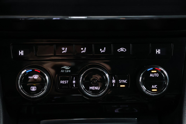 Škoda Superb 2,0 TDI  110kW DSG Tažné DPH