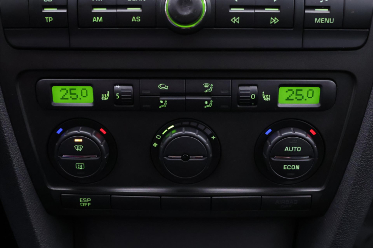 Škoda Octavia 1,6 i 75kW Elegance Tempomat