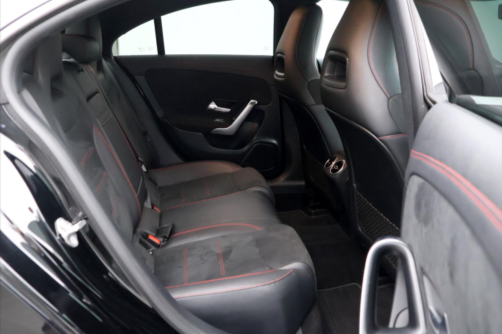 Mercedes-Benz CLA 2,0 200d AMG LINE CZ DPH 77TKM