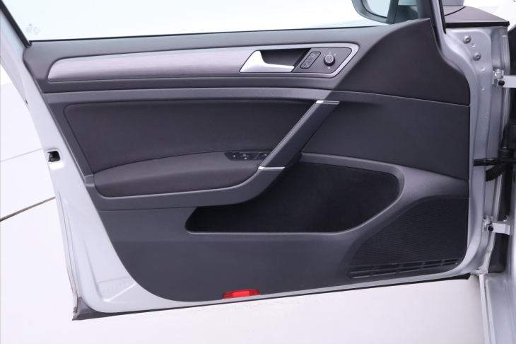 Volkswagen Golf 2,0 TDI 110kW DSG 1.Maj. DPH