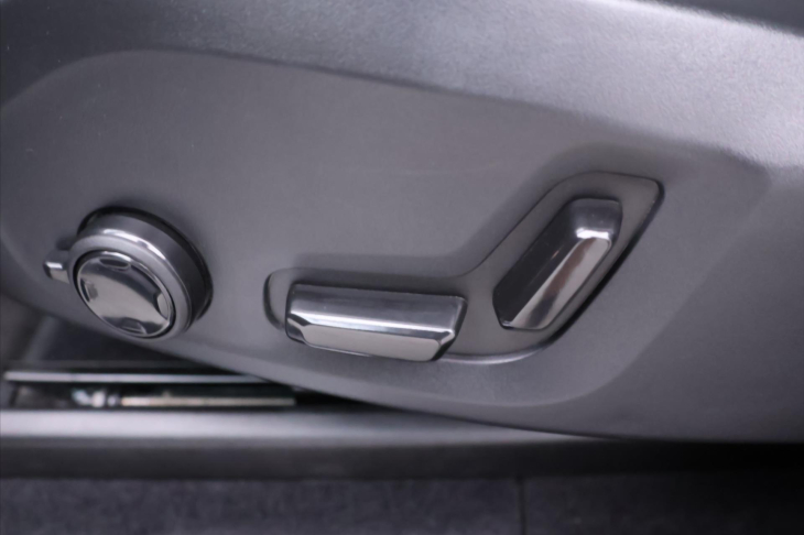 Volvo XC90 2,0 B5 AWD 173kW 1.Maj DPH CZ