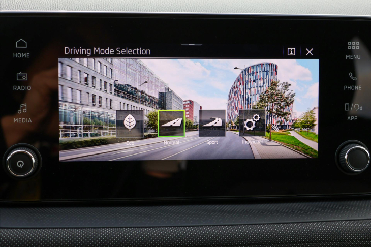 Škoda Fabia 1,0 TSi DSG Edice 130let DPH