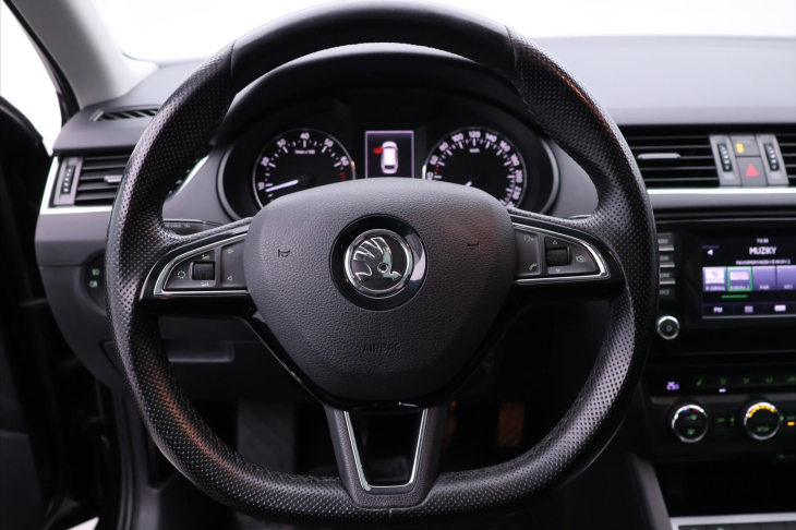 Škoda Octavia 1,4 TSI 103kW Elegance Xenon