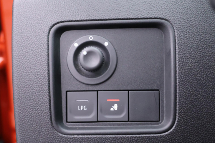 Dacia Duster 1,0 TCe 67kW CZ 1.Maj Navi LED