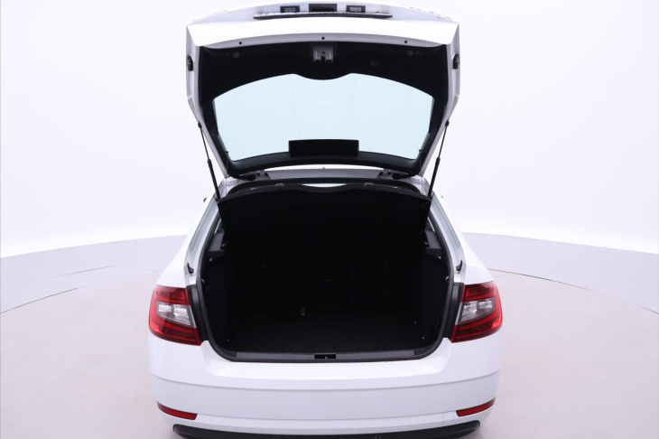 Škoda Octavia 1,6 TDI 85kW Style LED Kessy