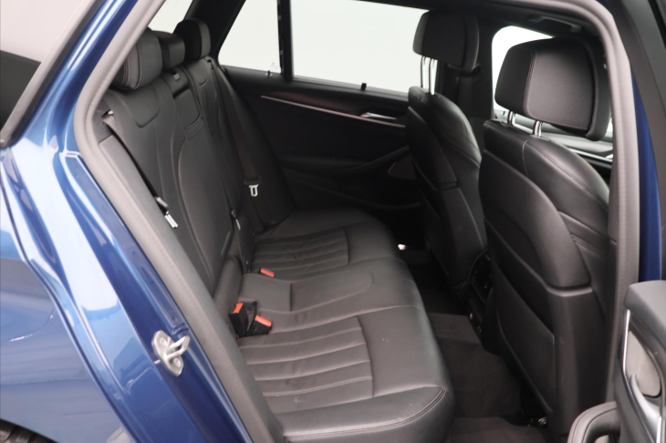 BMW Řada 5 3,0 530d xD CZ M-Sport HUD DPH