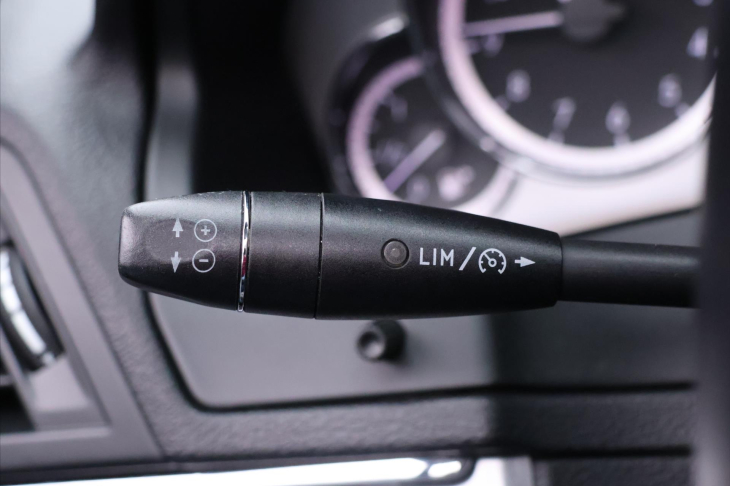 Mercedes-Benz Třídy E 2,2 CDI 125kW Elegance Cabrio