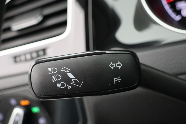 Volkswagen Golf 1,4 TSI 90kW DSG Highline Xenon