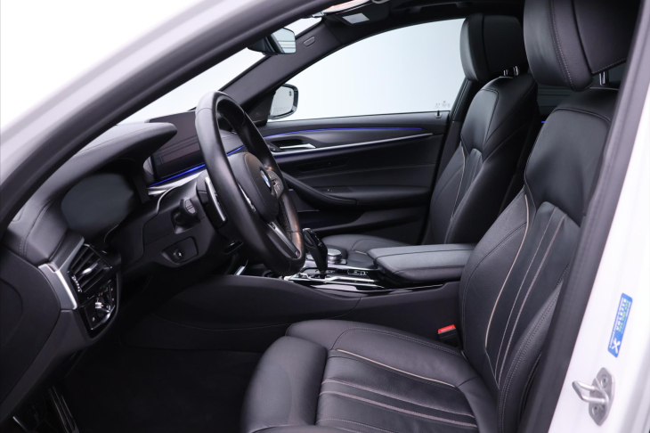 BMW Řada 5 4,4 M550i xDrive 390kW